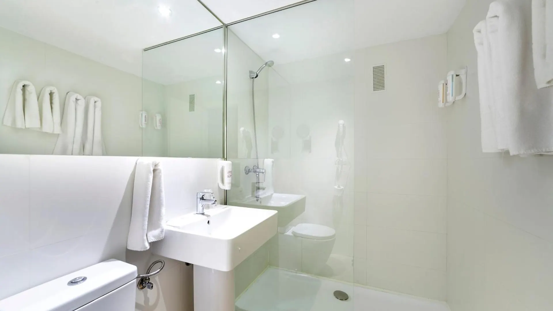 **** Hotel Fergus Club Mallorca Waterpark Magaluf  Spain